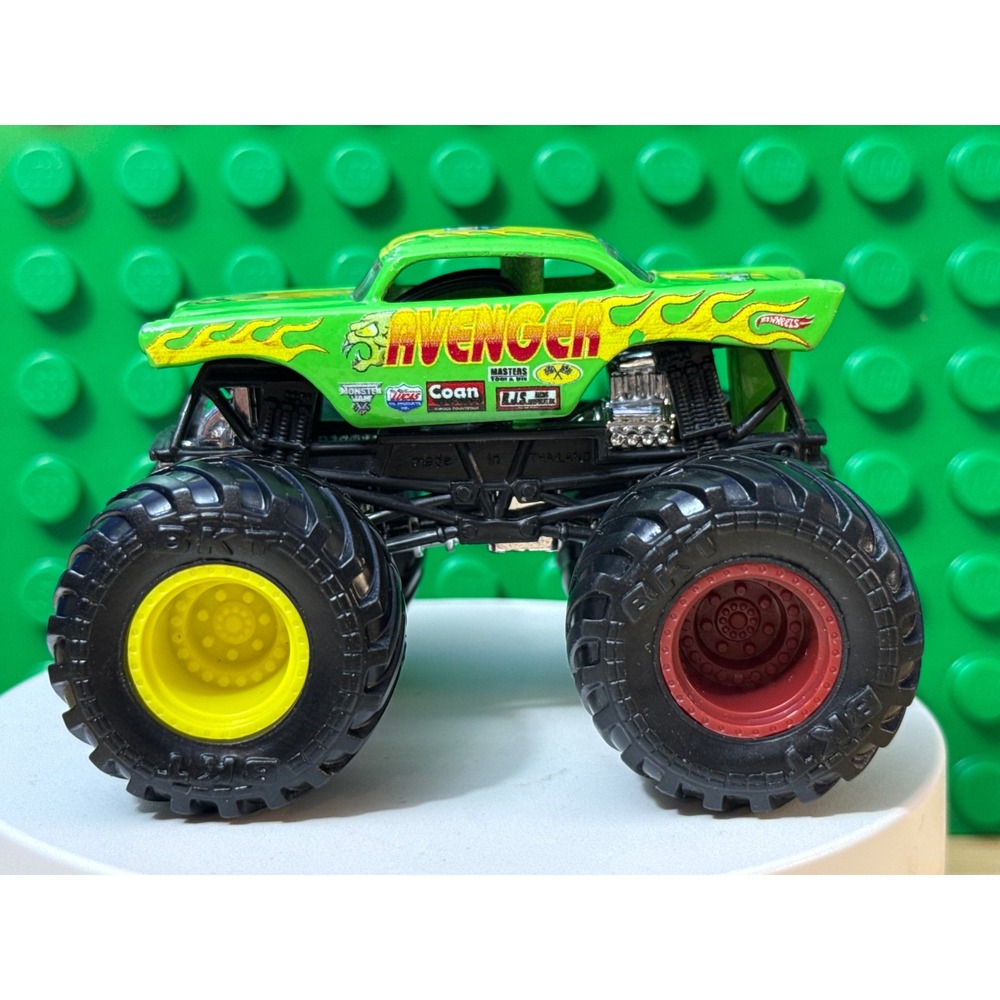 Hot Wheels Monster Jam Avenger Green Diecast Truck Multi-Color Rims
